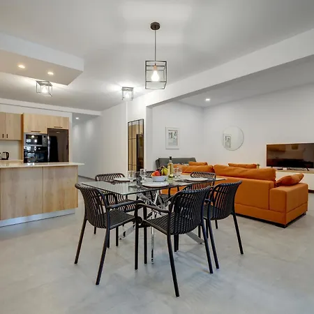 Cool Waters Apartment *
