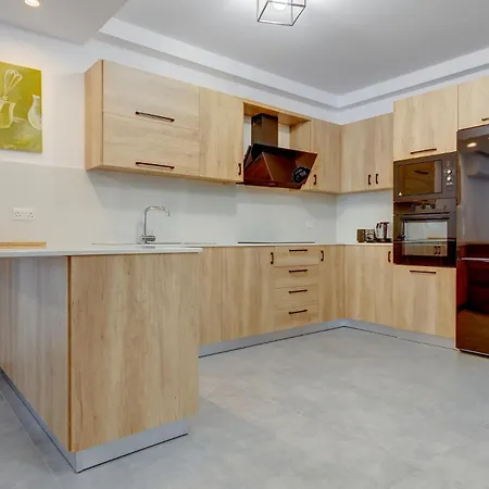 Cool Waters * Sliema